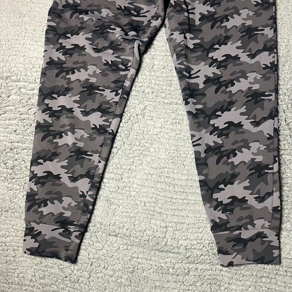 Rhone Pants Mens Large Gray Camo Joggers Performance Comfort Sweat Versatility - Picture 2 of 9